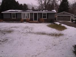 3271 MAPLE RIDGE Avenue