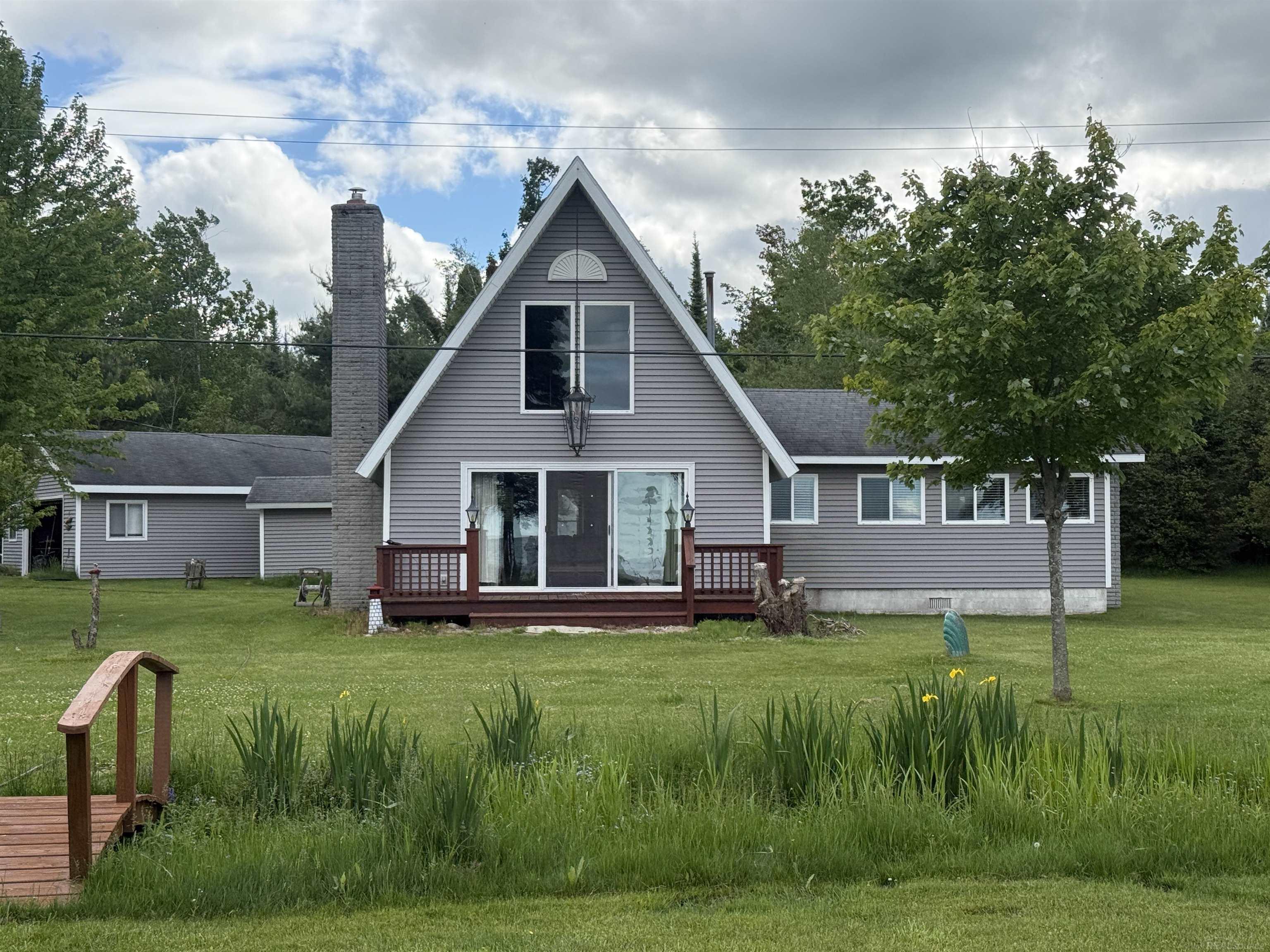 Image 1: Lake Huron Chalet