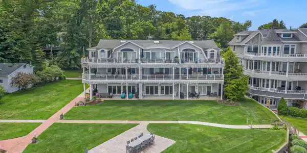 6180 Murray Road