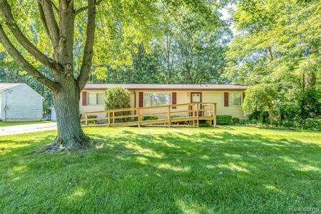 352 WALNUT Drive