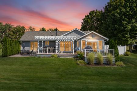 61984 Bayshore Drive