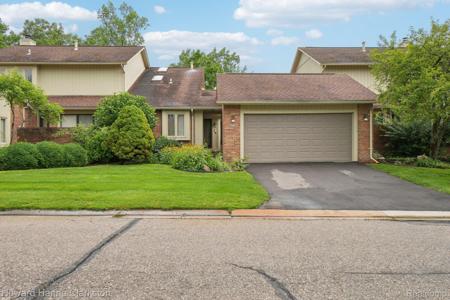 5608 Hillcrest Circle