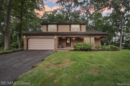 1561 Waters Edge Court