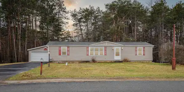 8901 W Suwanee Trail