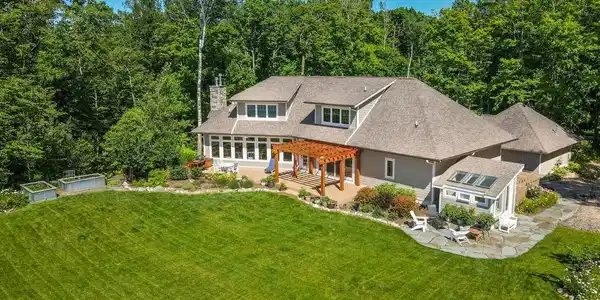 4201 N High Bluffs Drive