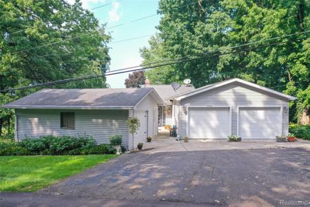 1938 Lakeview Drive