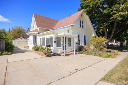 206 S 4th Street