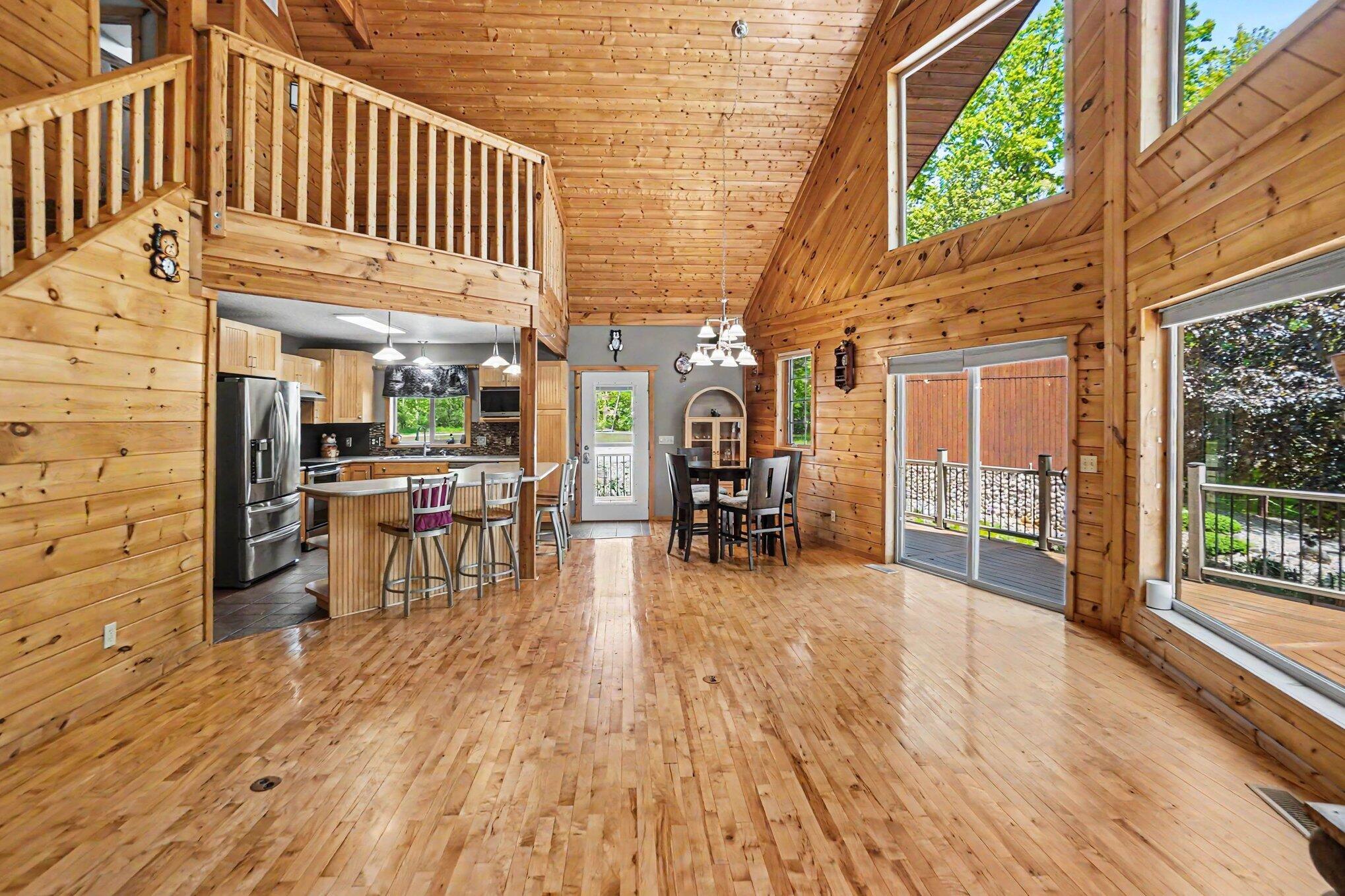 Image 4: chalet home