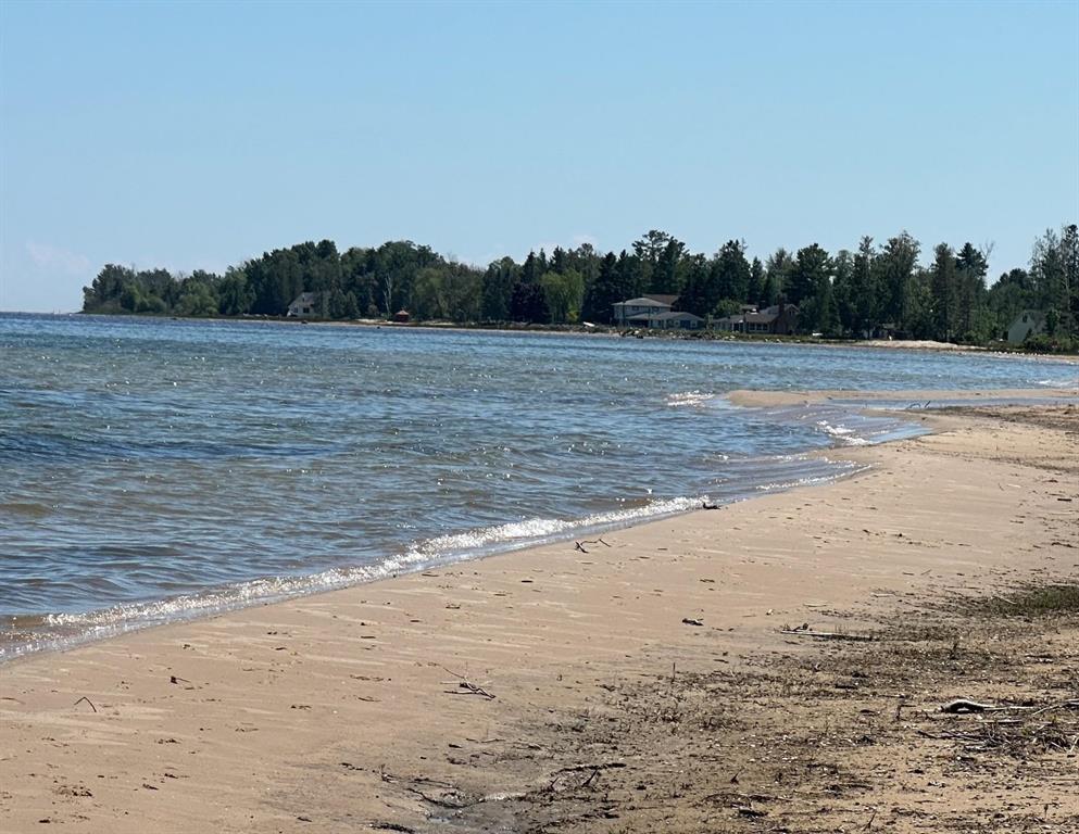 000 Ridge Road, Alcona Twp, MI lhrmls02256118