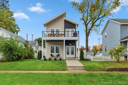 593 W Webster Avenue