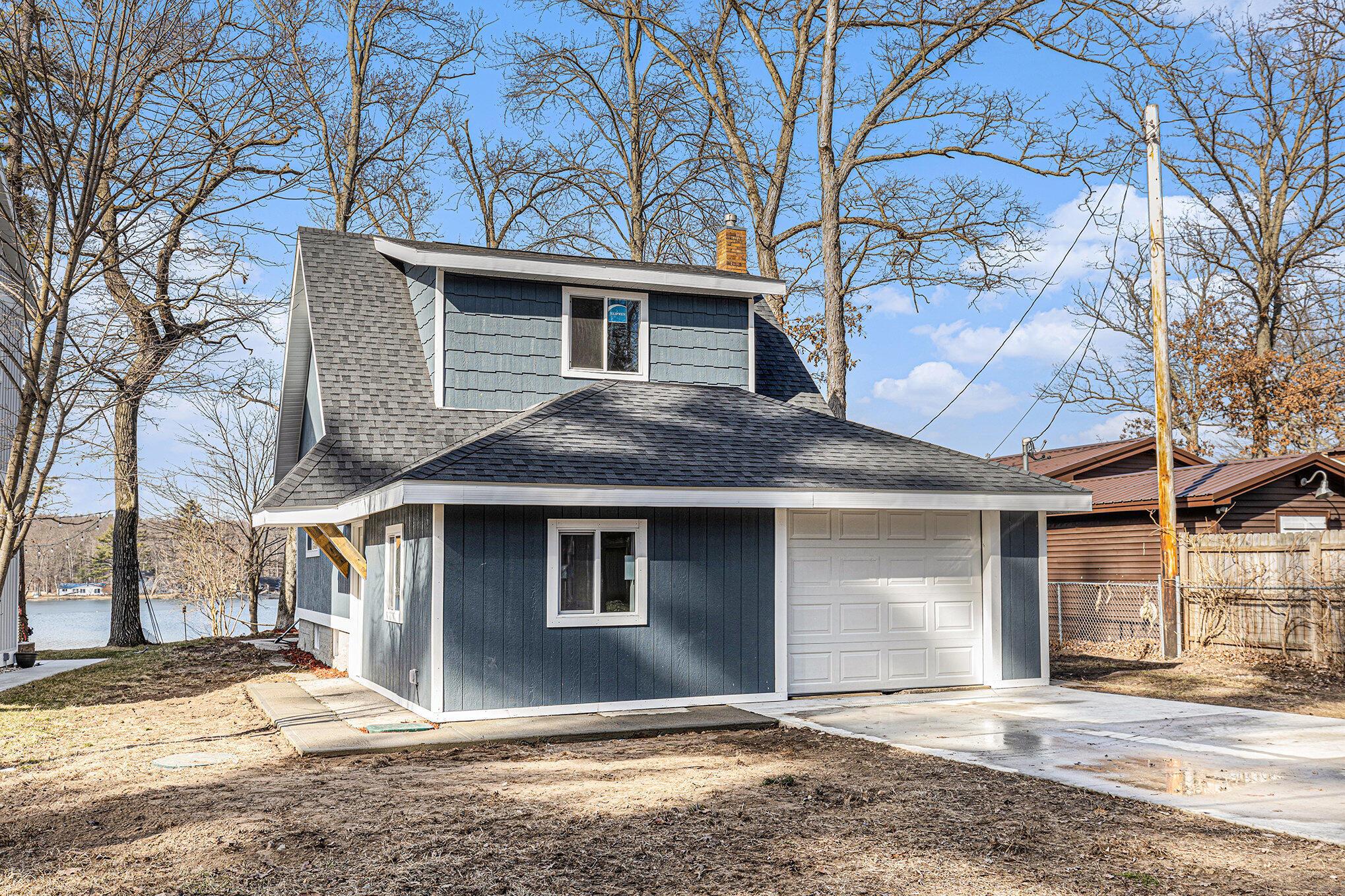 Image 2: 002_front_44_698