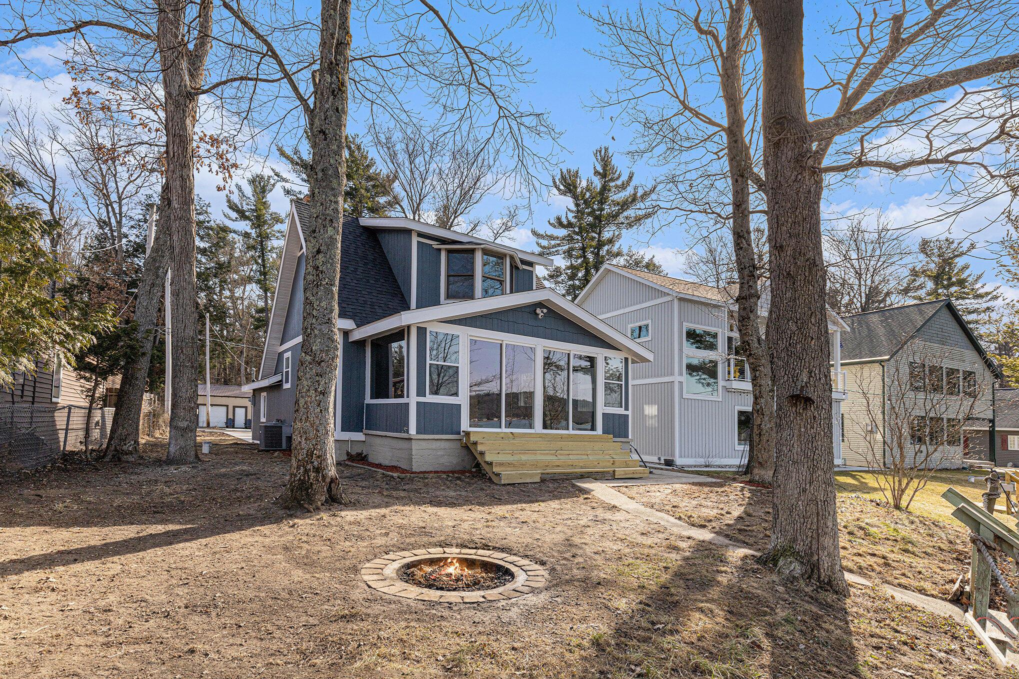 Image 3: 028_front_53-_987