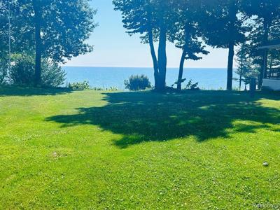 6103 LAKESHORE #29 Road