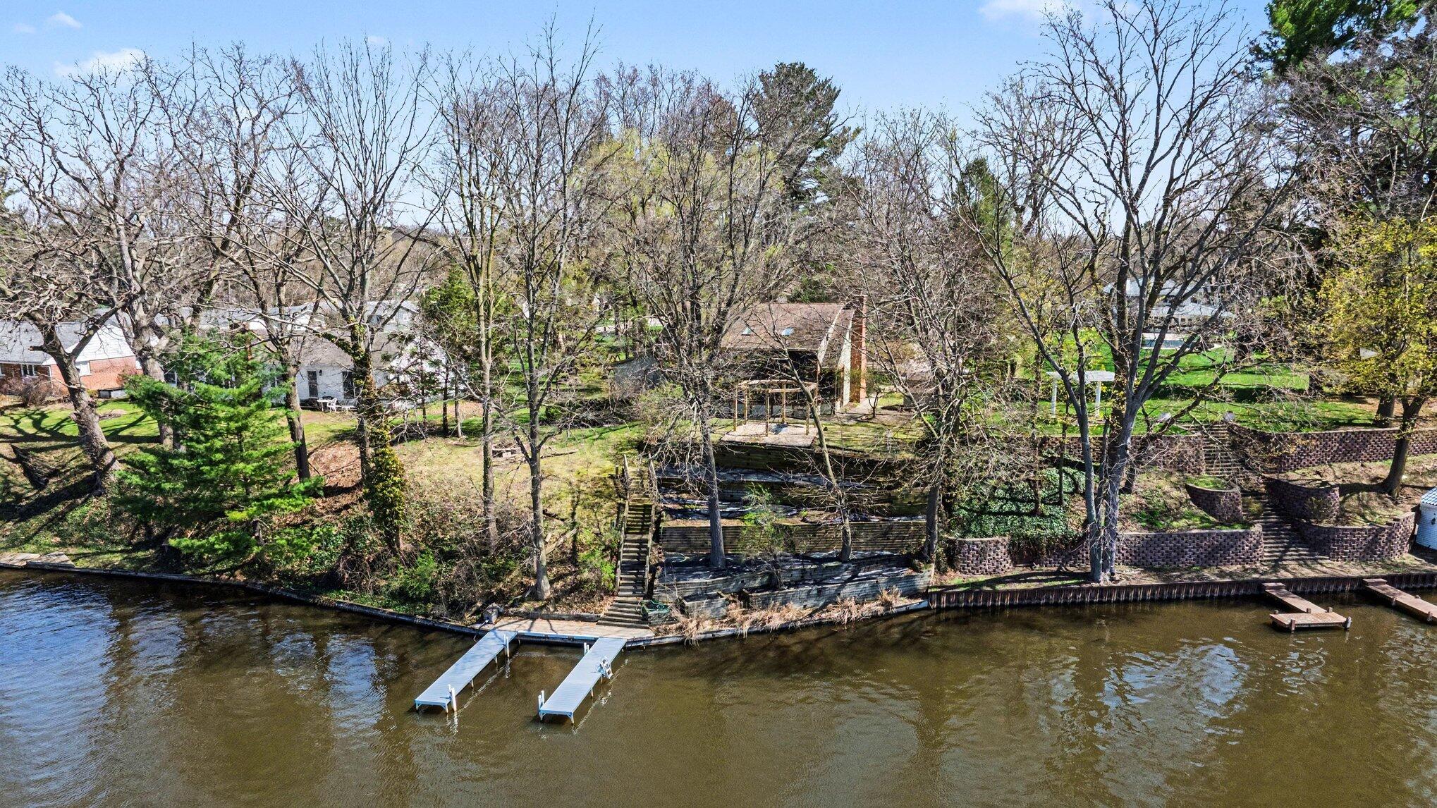Image 1: Maple Lake-New Dock