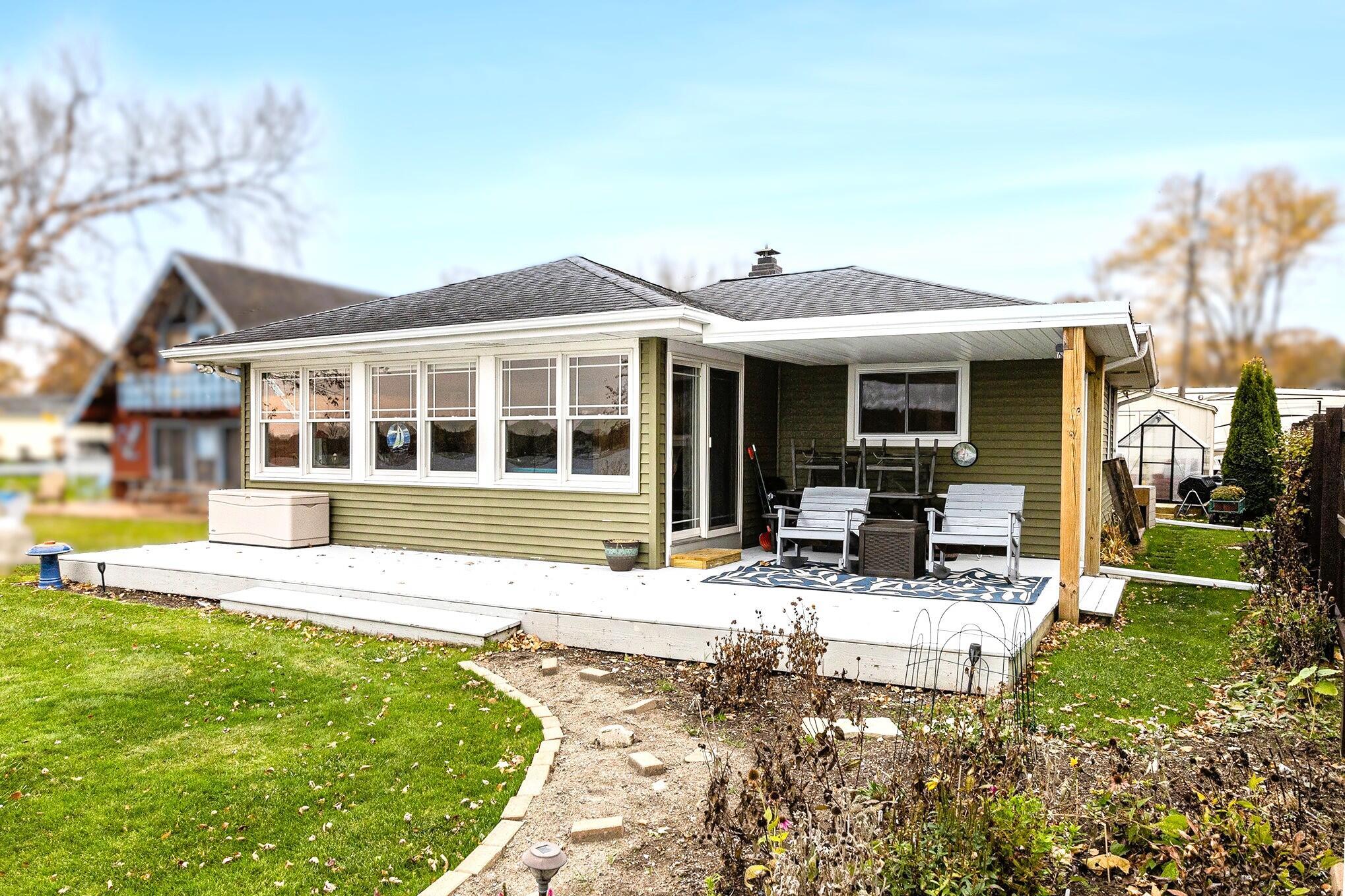 Image 1: 7150 Greenes Dr, Jackson, MI 49201