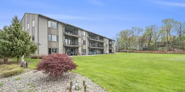 3 Hiawatha Cove Trail