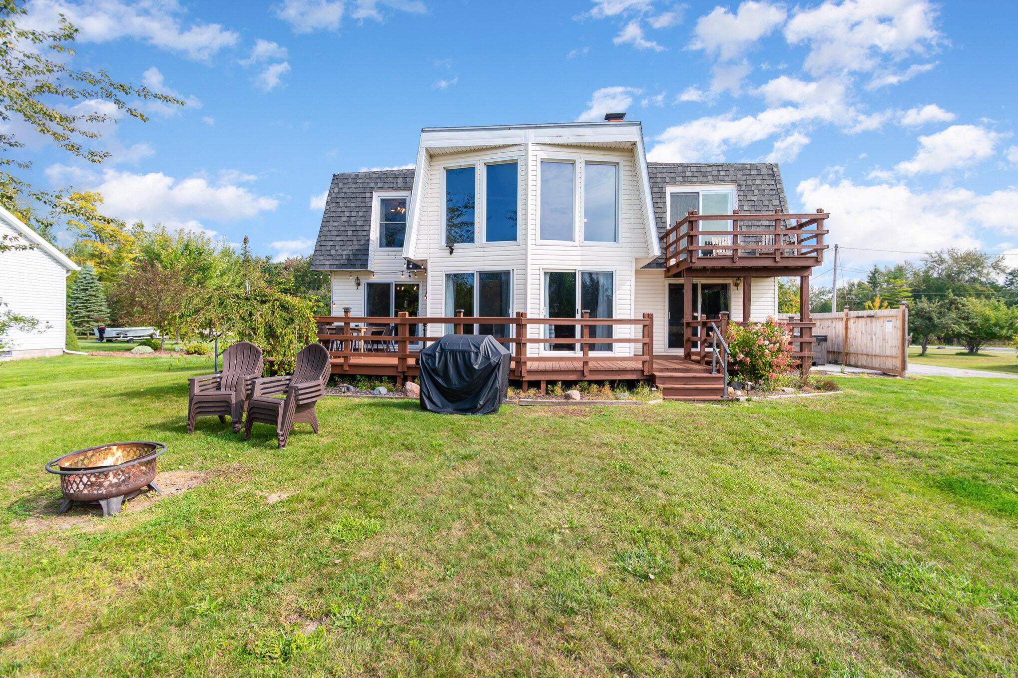 Image 1: 023_next_door_photos_121_4-edit_62