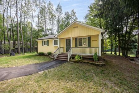 9846 Center Lane