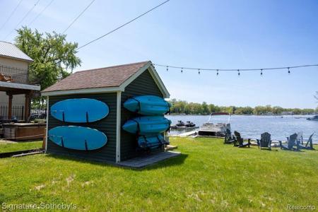 1716 S HUGHES Road