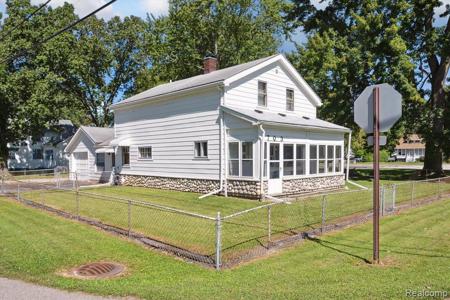 703 MICHIGAN Street
