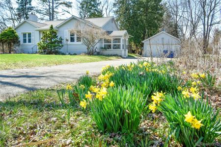 1493 Merry Road