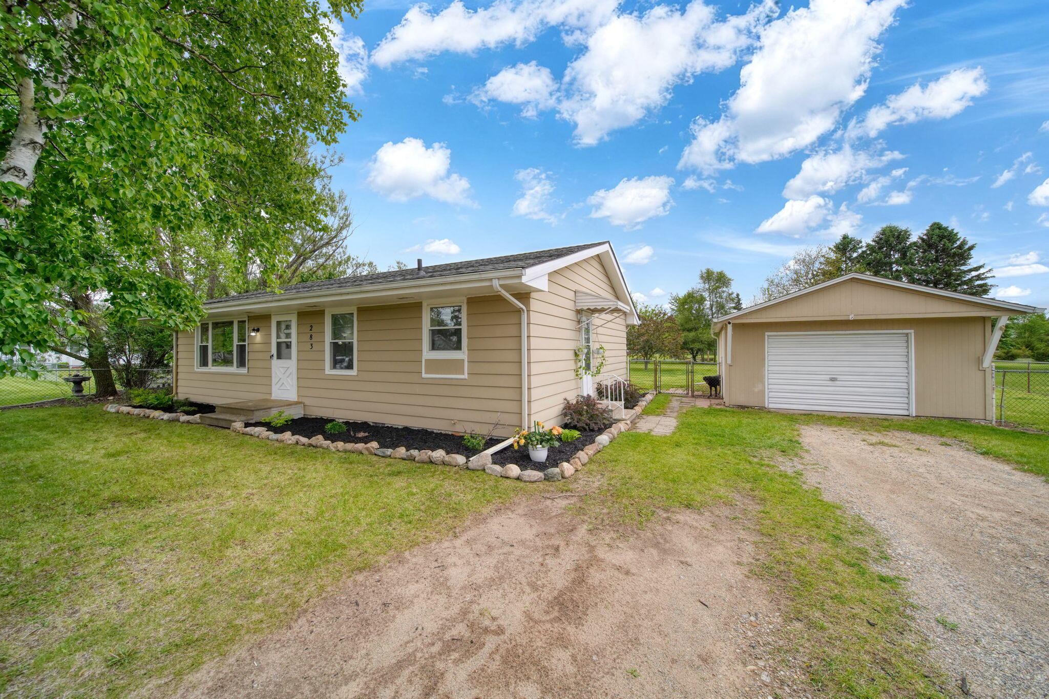 Image 3: 4-web-or-mls-DSC06388_HDR