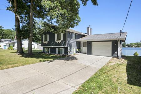 10520 Maple Crossing