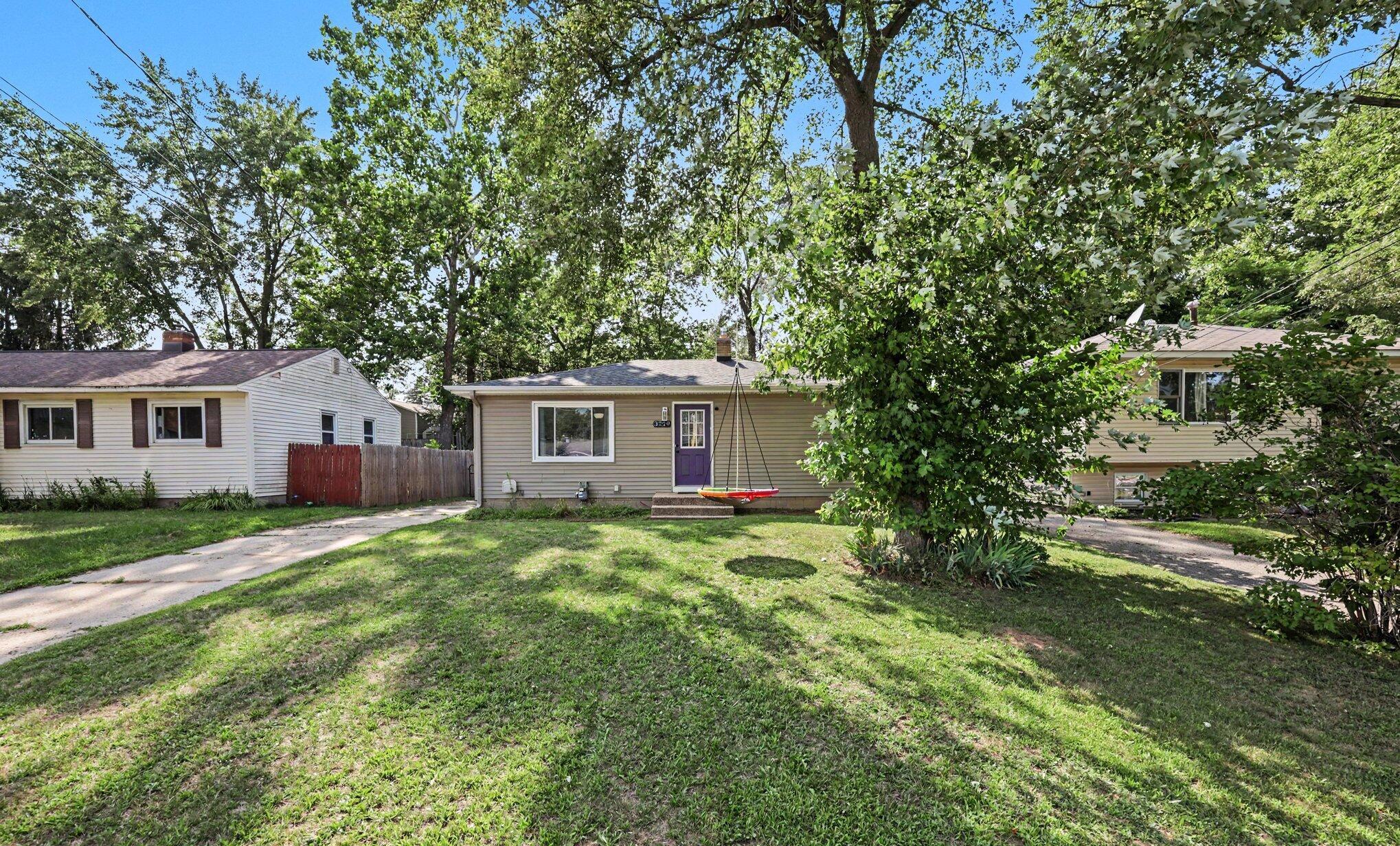 Image 3: Front of Home