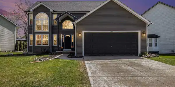 778 WOODLEIGH Way