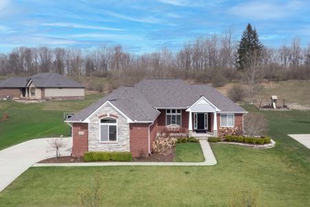 1399 GLASS LAKE Circle