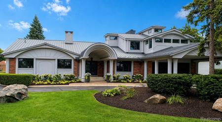 2440 Lake Angelus Lane