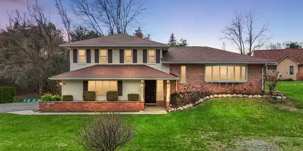 125 Cayuga Road