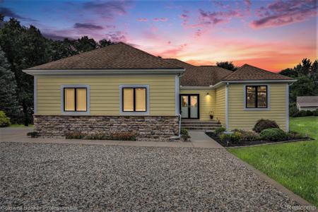 1282 Indianwood Road