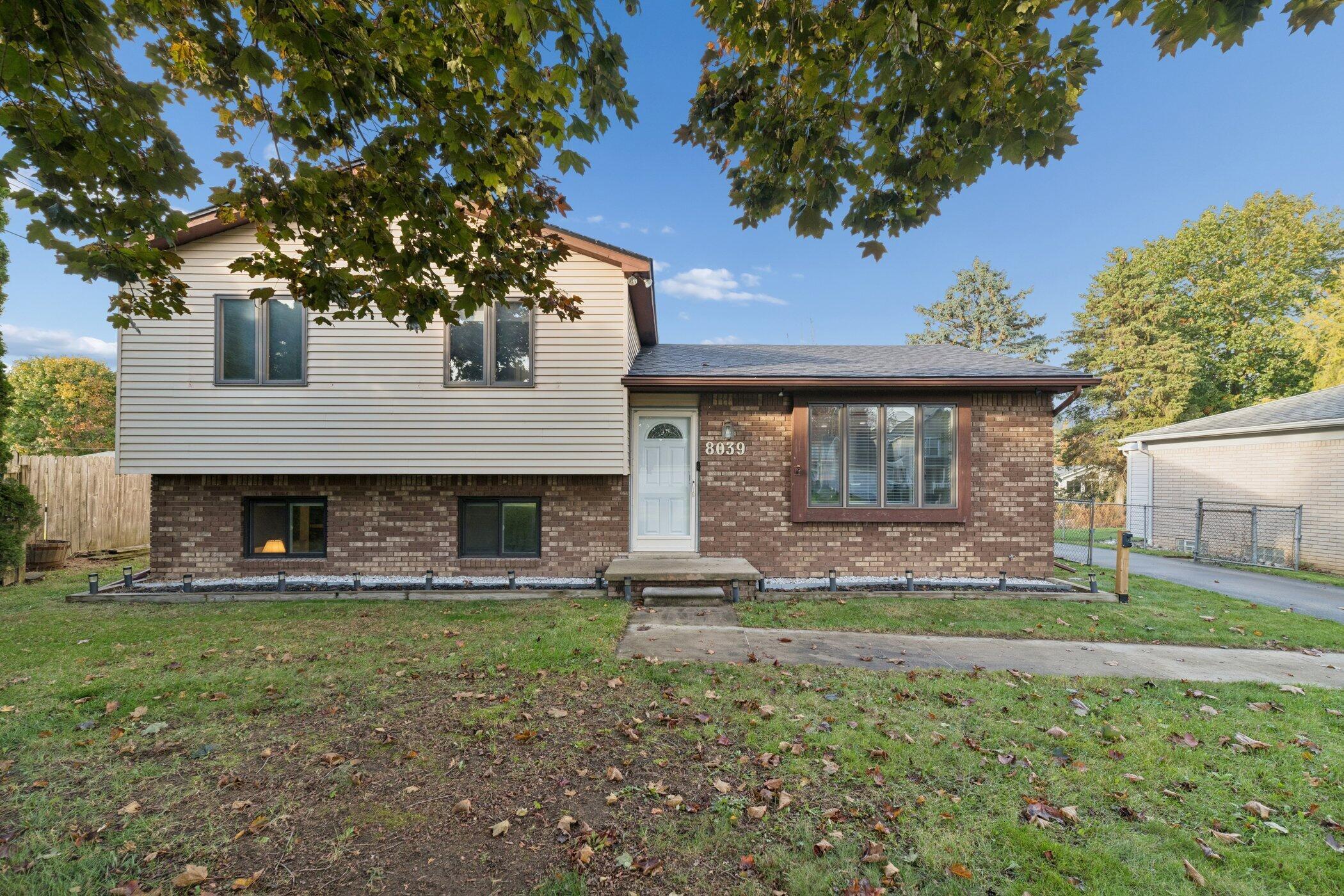 Image 2: 8039-Cortez-Dr-Brighton-MI-48114-front