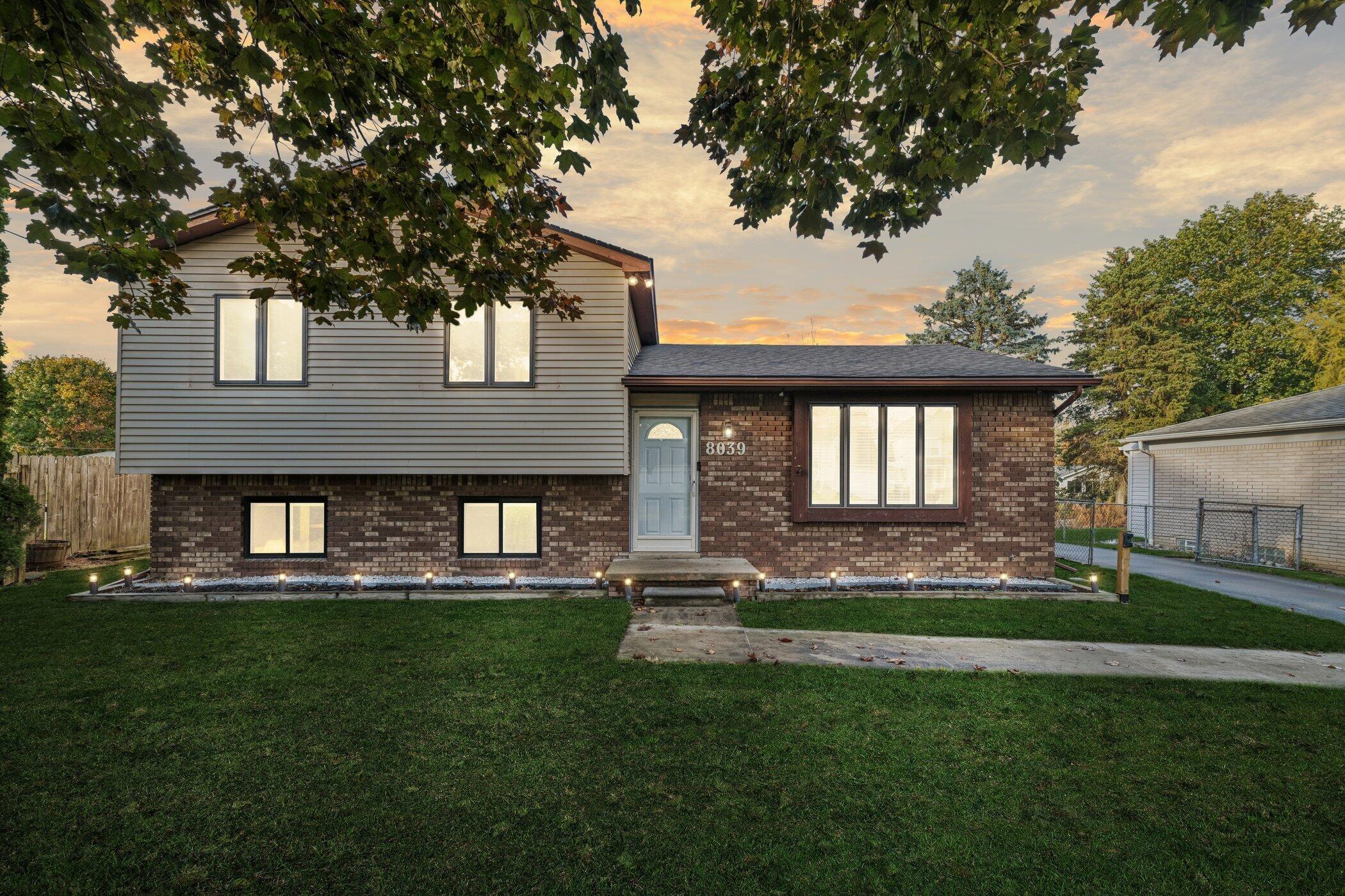 Image 3: 8039-Cortez-Dr-Brighton-MI-48114-WindowS