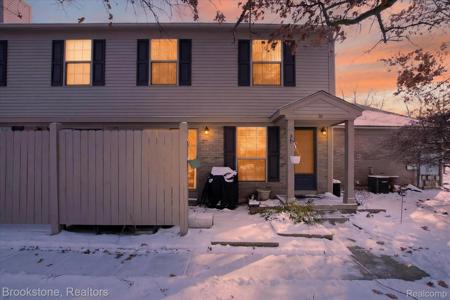 30 Pine Tree Ridge Drive