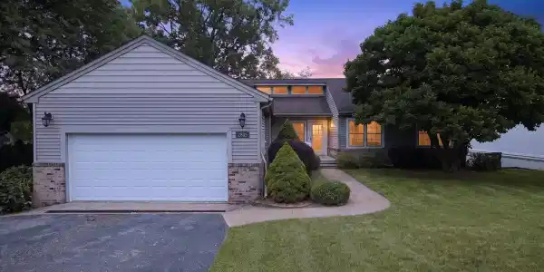 2805 Coral