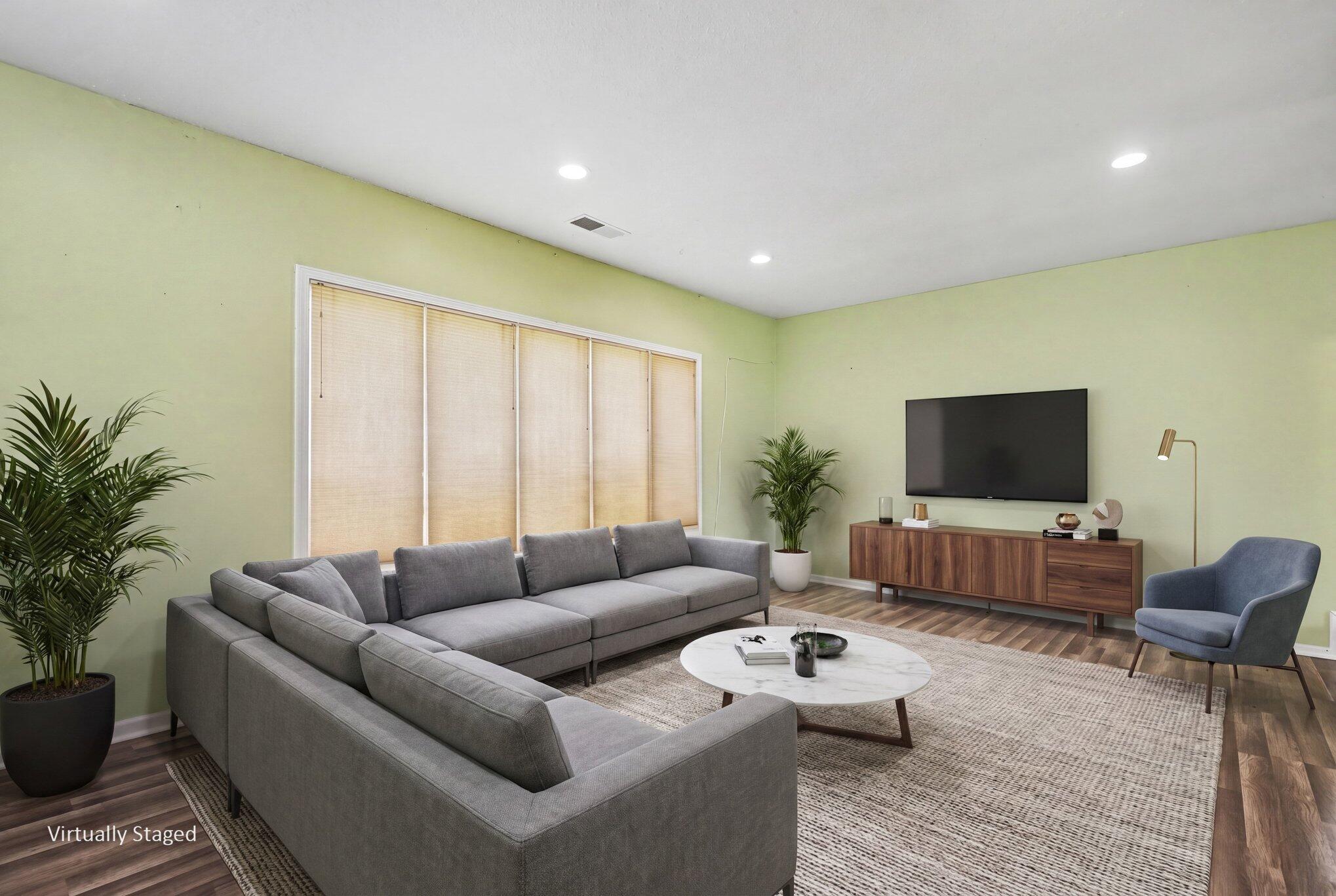 Image 2: 5564_2_LR_VIRTUAL_STAGED
