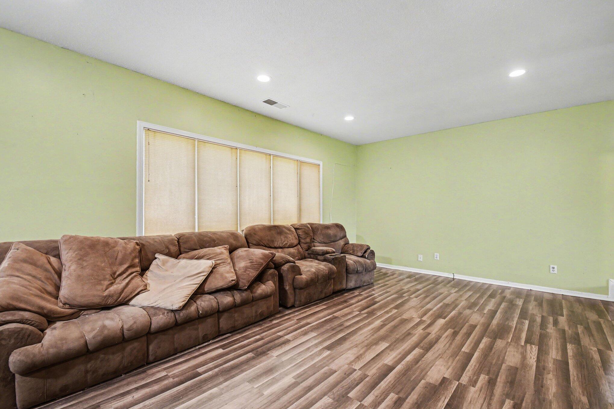 Image 3: 5564_3_LivingRoom