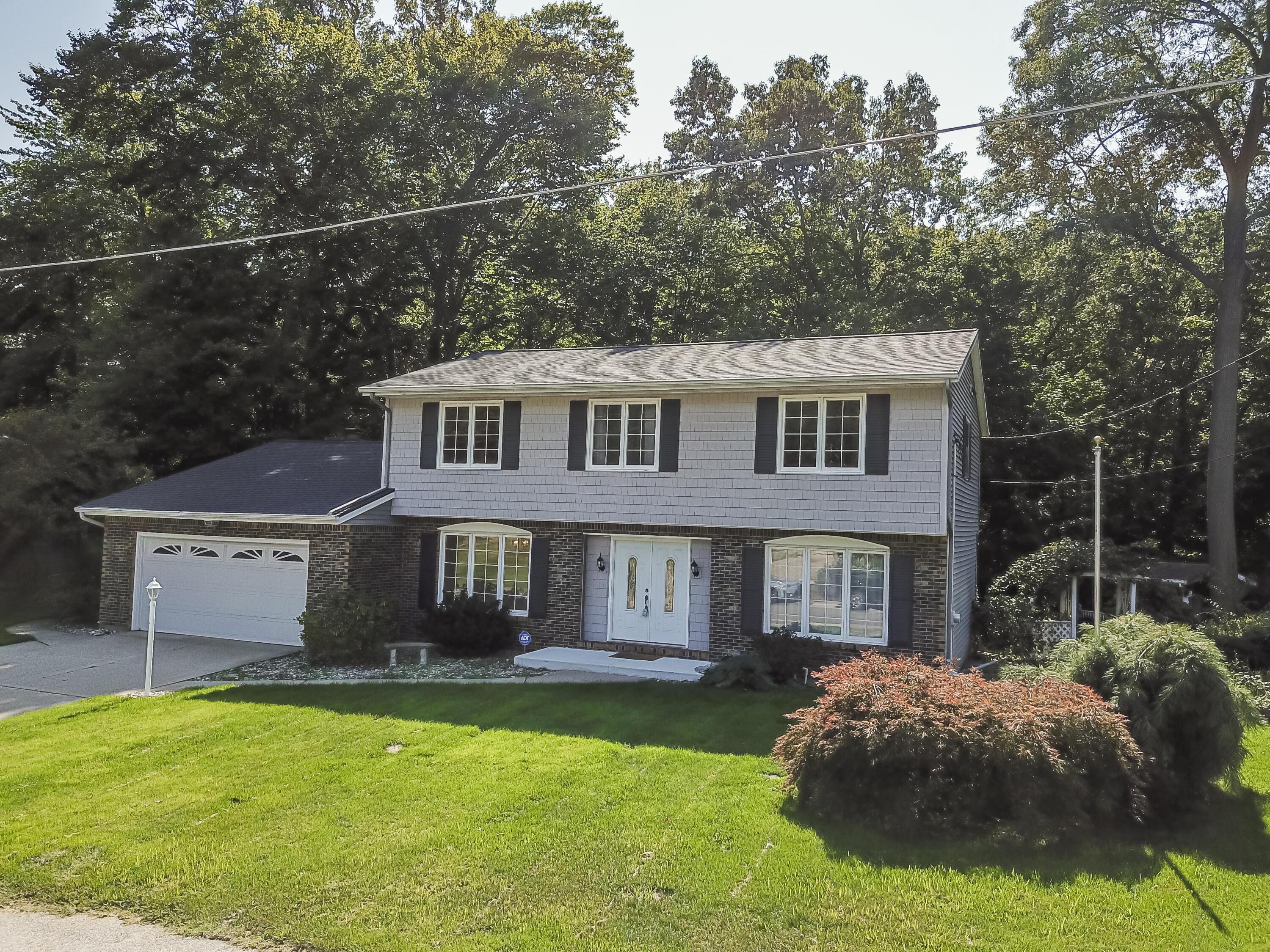 Image 1: 16230 Woodcrest Dr, SL-82