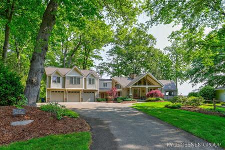 945 N Baywood Drive
