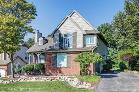444 LAKESHORE POINTE Drive