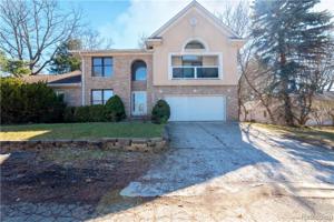 5339 SUNNYCREST Drive