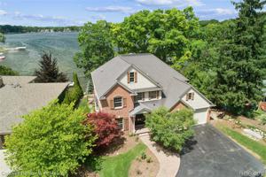2330 SILVER POINT Drive