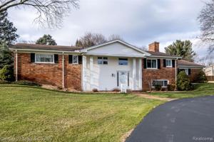 6887 BEACH Road