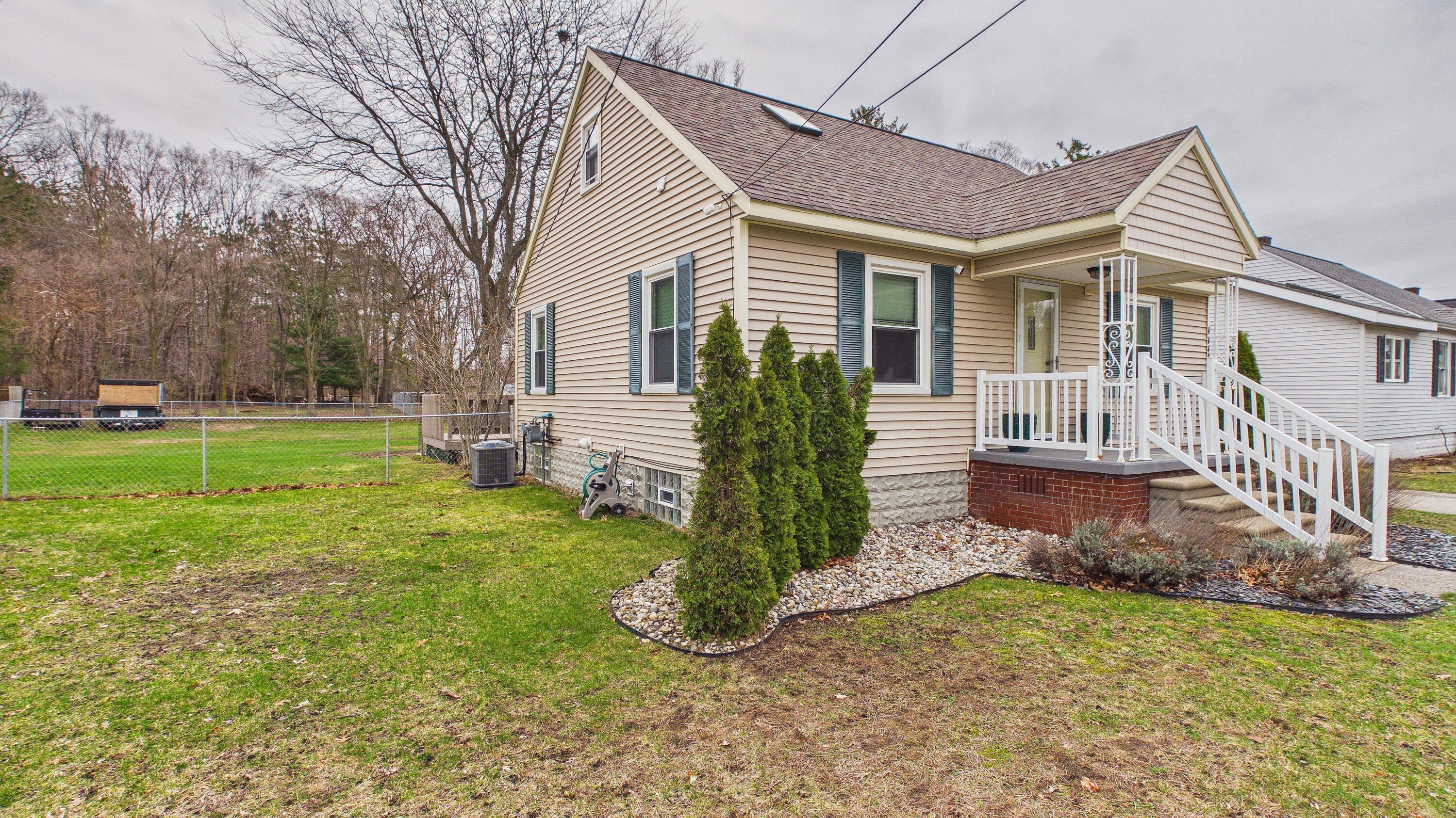 Image 3: CAM04872G0-PR0058-STILL003