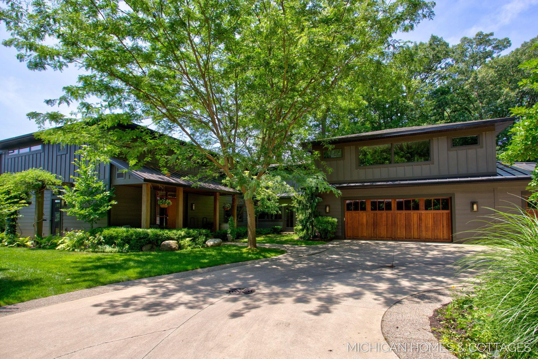 Image 1: 20-web-or-mls-3192-beach-trail-dr