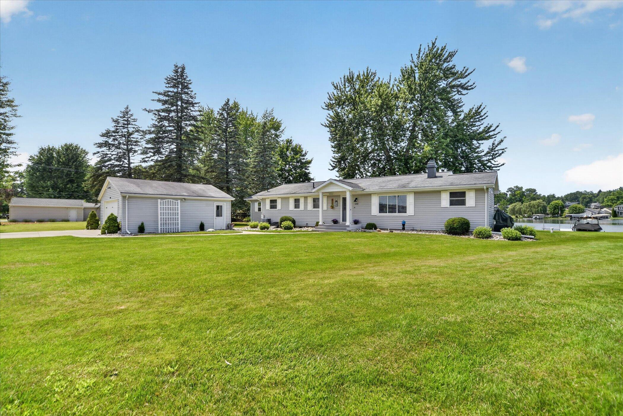 Image 3: 04-600-Acorn-Trail-Horton-MI-49246-Windo