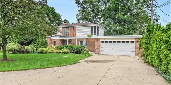 12 Hiawatha Drive