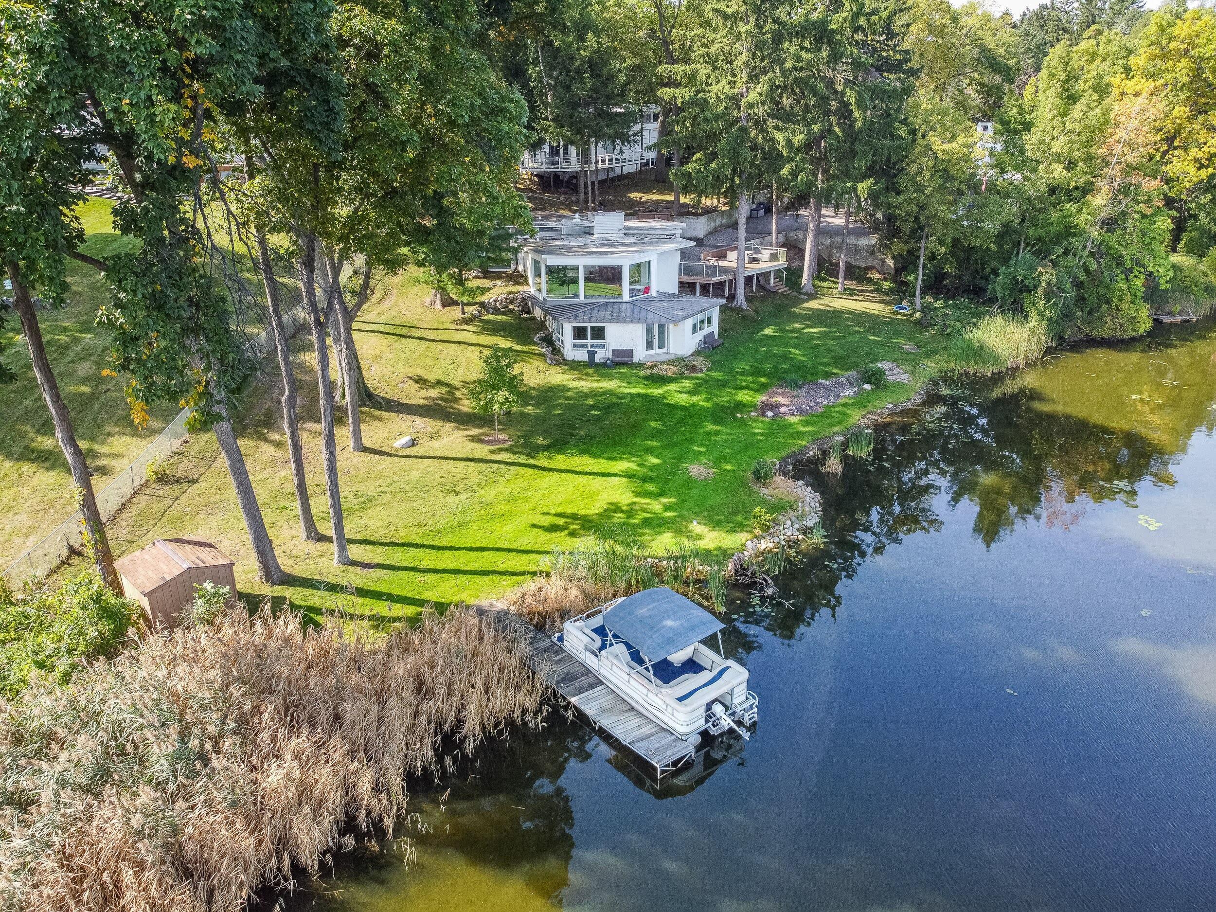 Image 2: 4000 Overlea Ct (3 of 51)